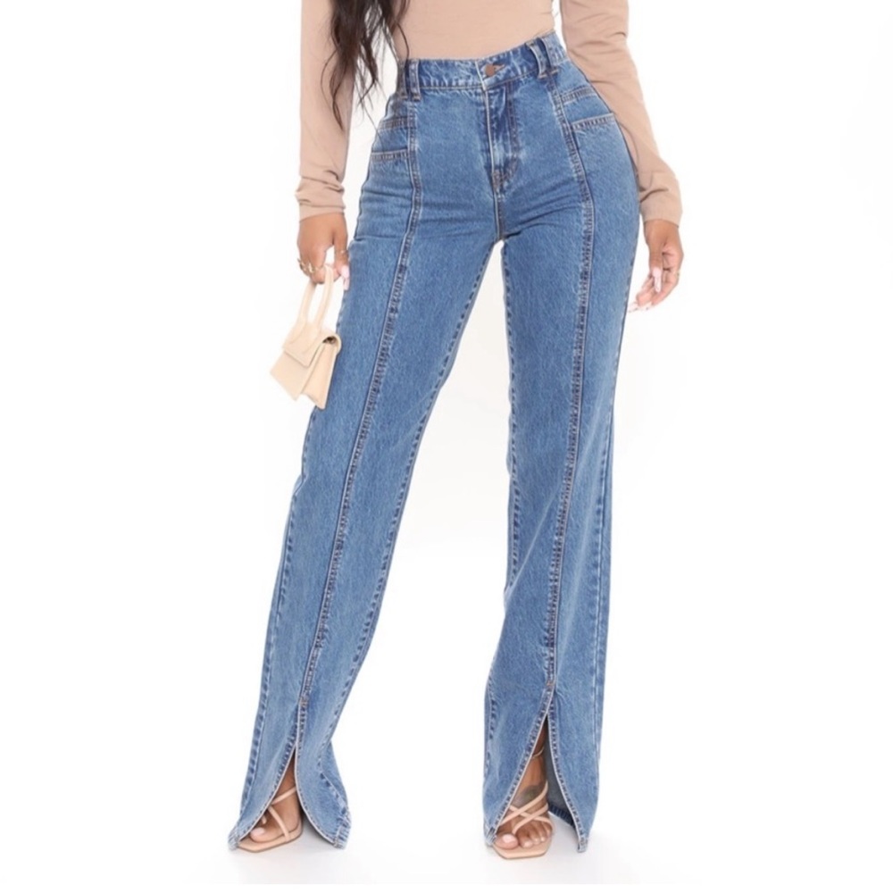 Straight Leg Split Hem Medium Blue Wash “Fashion Nova” Jeans Size 7